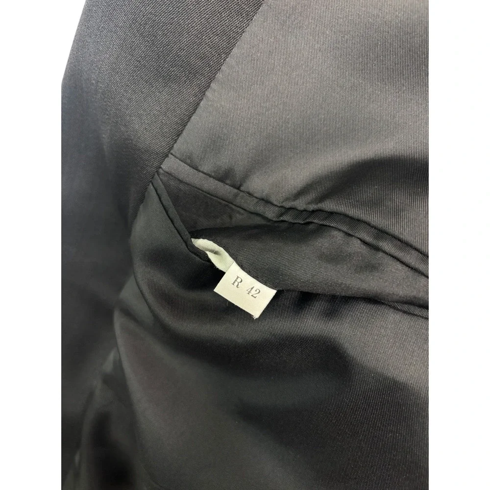 N/A sharp shoulder